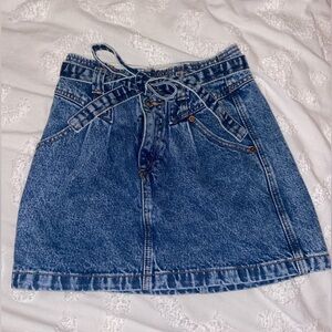 24/ 00 Abercrombie and Fitch Jean Skirt